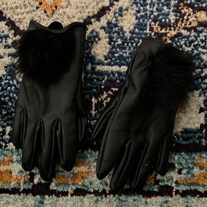 Girls 4 to 7 faux leather gloves with faux fur detail